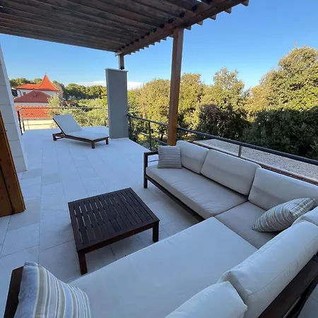 Villa House Mostir